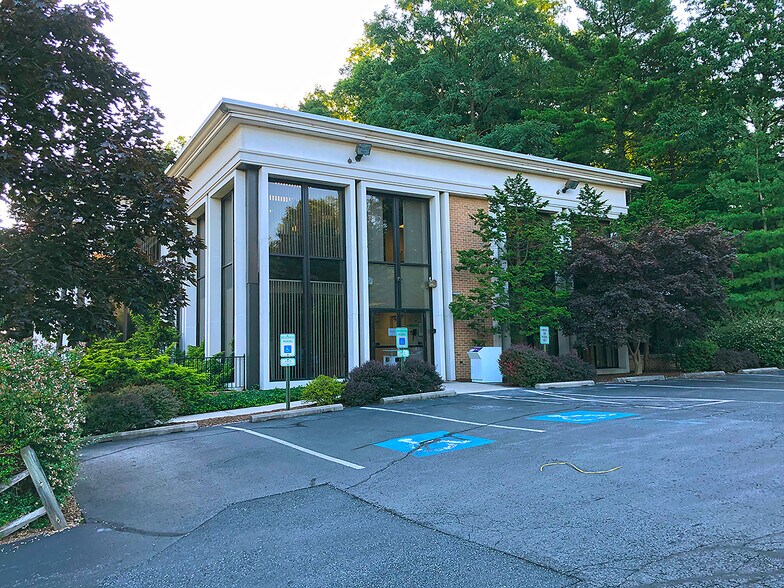 More Photos Of 1029 Mumma Rd, Lemoyne Office For Lease