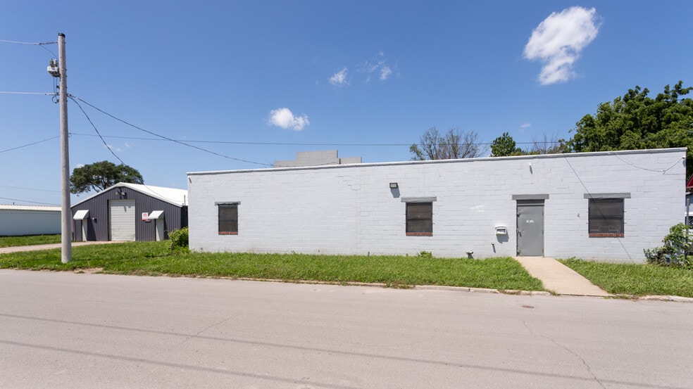 More Photos Of 3812 Bennington Ave, Kansas City Industrial For Sale