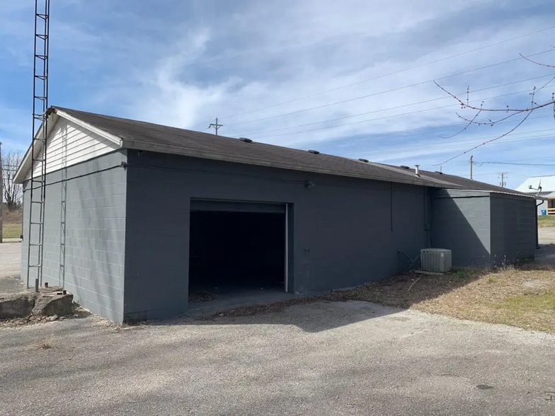 More Photos Of 610 Stanford Rd, Danville Light Distribution For Sale