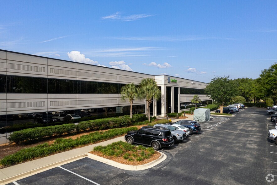 More Photos Of 12735 Gran Bay Pky W, Jacksonville Light Distribution For Lease