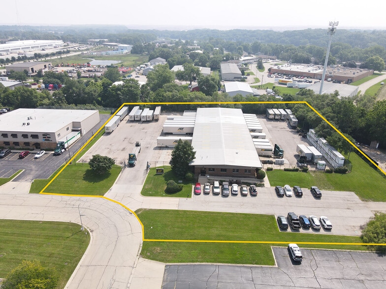 Primary Photo Of 825 Commerce Dr, South Elgin Truck Terminal For Lease