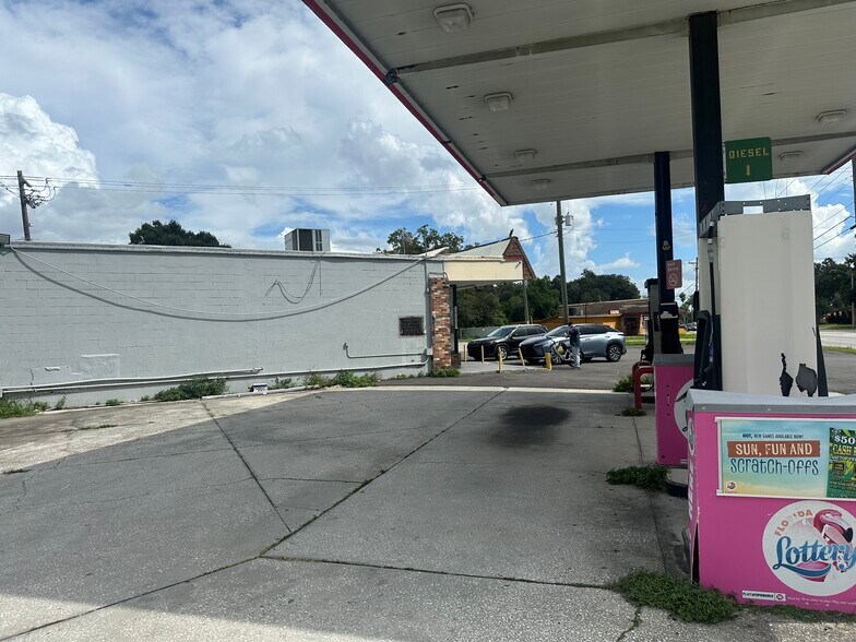 More Photos Of 1345 Kathleen Rd, Lakeland General Retail For Sale