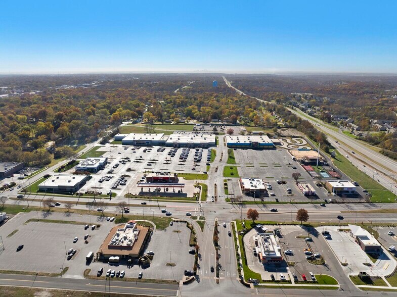 More Photos Of 501 NW Barry Rd, Kansas City Unknown For Lease