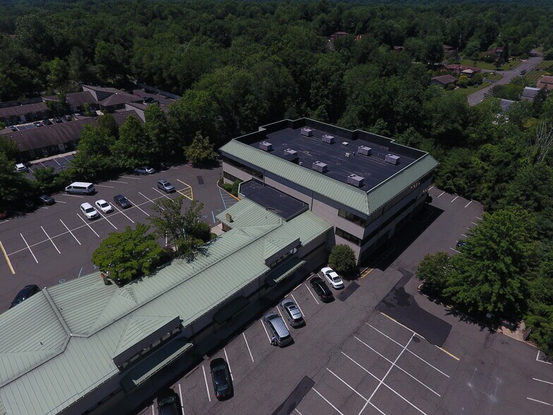 More Photos Of 345 N Main St, New City Office For Sale