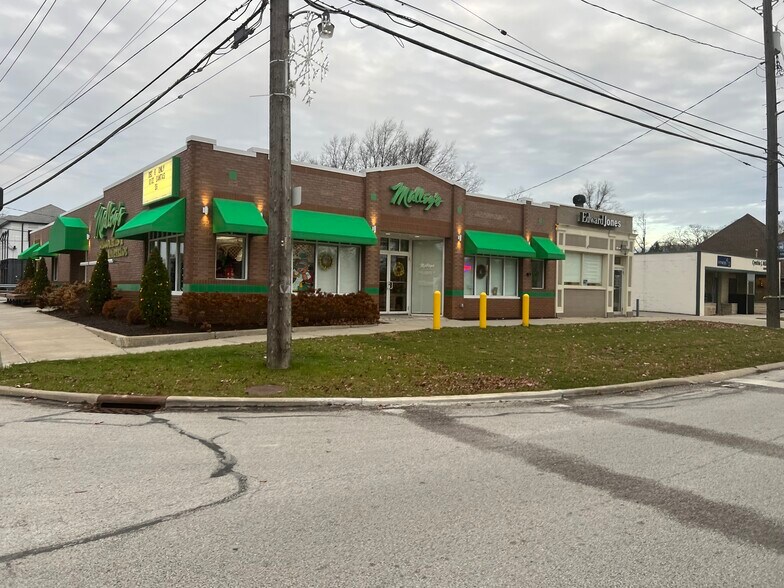More Photos Of 590 Dover Center Rd, Bay Village Storefront For Lease