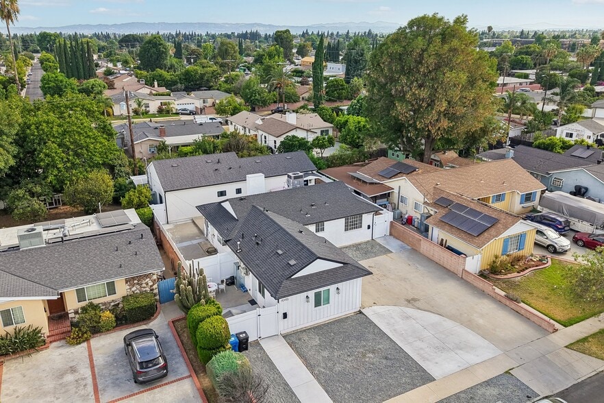 More Photos Of 15952 Simonds St, Granada Hills Apartments For Sale