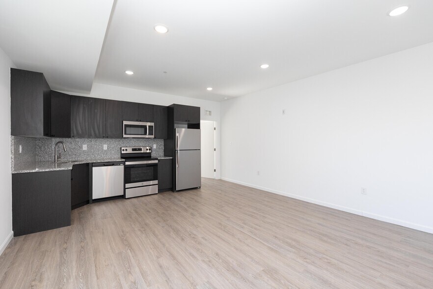 More Photos Of 836 N Broad St, Philadelphia Apartments For Sale