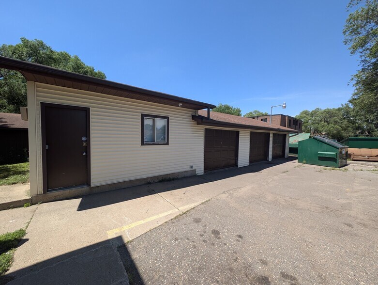More Photos Of 25-33 14th Ave NE, Saint Cloud Apartments For Sale