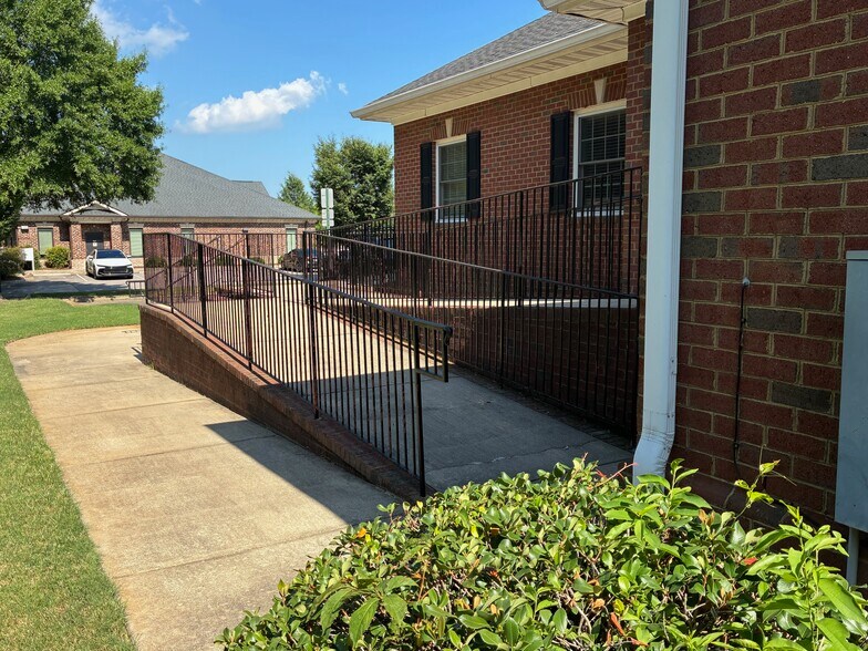 More Photos Of 1880 W City Dr, Elizabeth City Medical For Sale