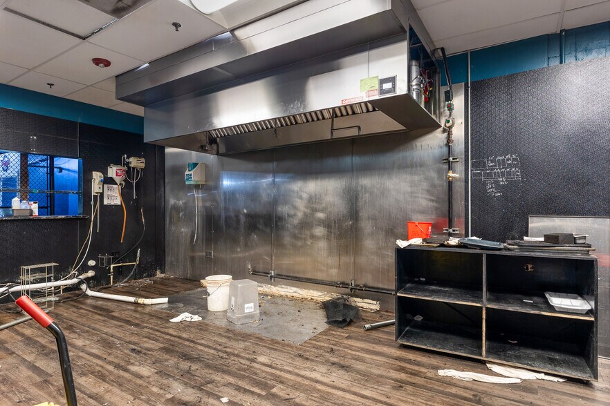 More Photos Of 4304 Metric Dr, Winter Park Warehouse For Sale