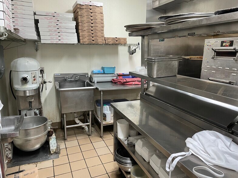 More Photos Of 1017 Highland Ave, Greensburg Restaurant For Sale