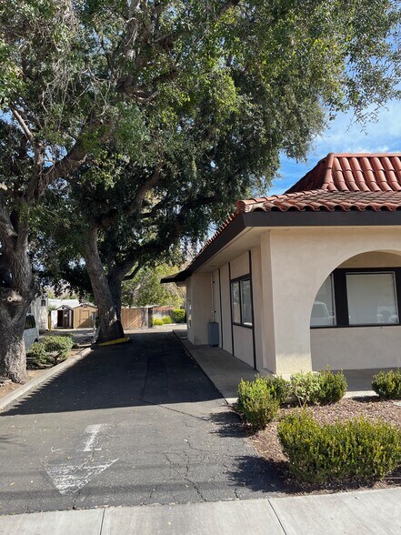 More Photos Of 110 S Ventura St, Ojai Freestanding For Lease