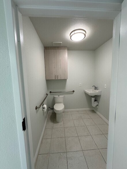 More Photos Of 12582 Garden Grove Blvd, Garden Grove Medical For Lease