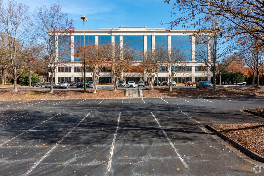 More Photos Of 3805 Crestwood Pky NW, Duluth Unknown For Lease