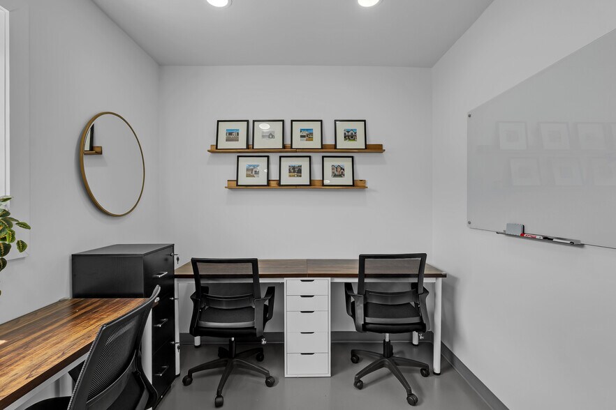 More Photos Of 836 N 1st St, Broken Arrow Coworking Space
