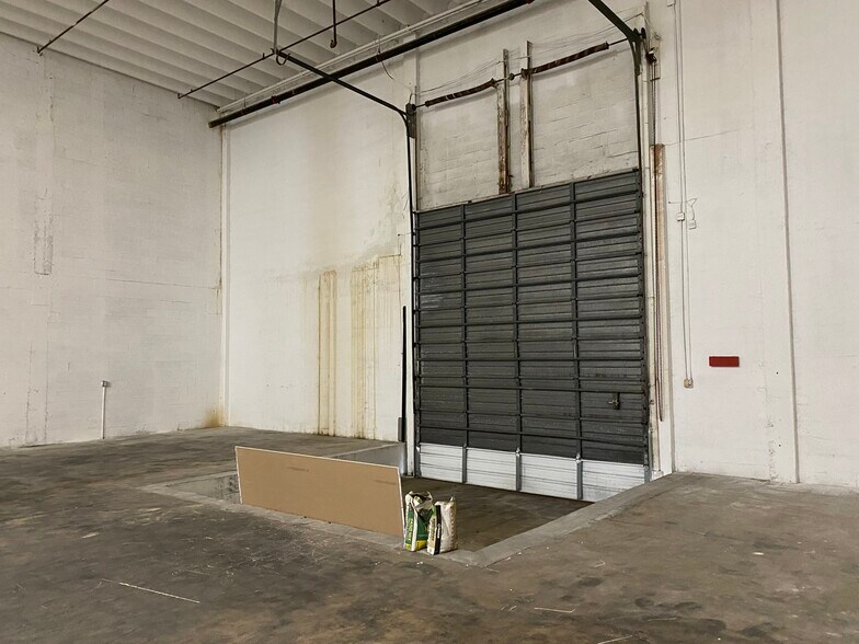 More Photos Of 4301-4341 E 10th Ave, Hialeah Warehouse For Lease