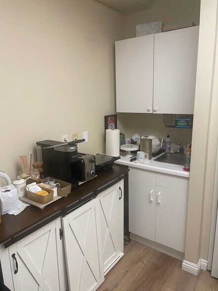 More Photos Of 1101 Dove St, Newport Beach Office For Lease