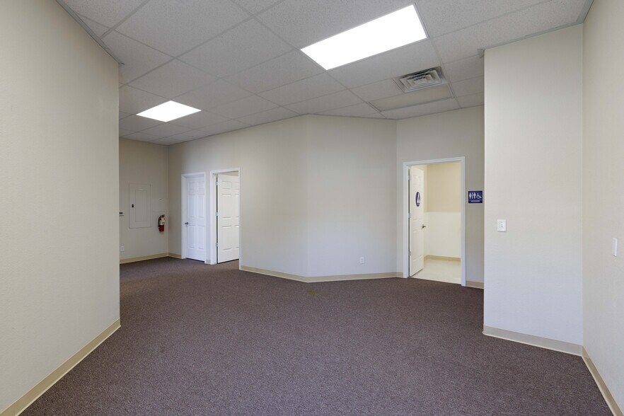 More Photos Of 1565 Shaw Ave, Clovis Office For Lease