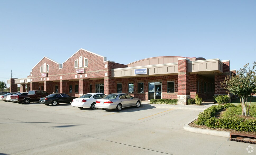More Photos Of 1405 S Douglas Blvd, Midwest City Office For Lease