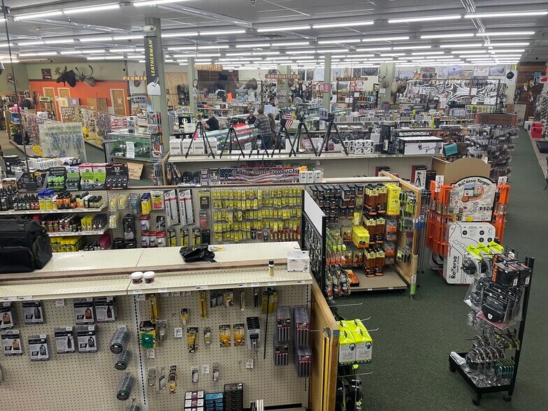 More Photos Of 1526 Rumsey Ave, Cody Freestanding For Sale