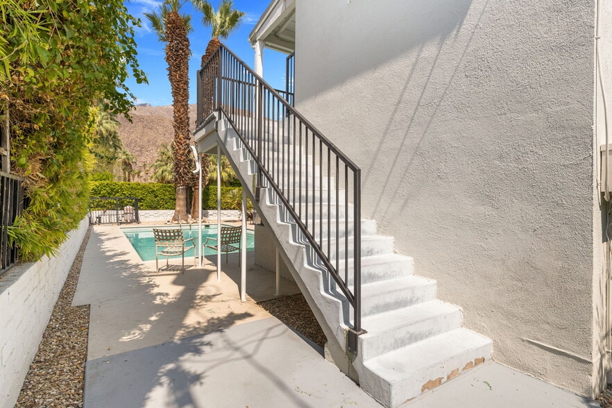 More Photos Of 1674 S Via Salida, Palm Springs Apartments For Sale