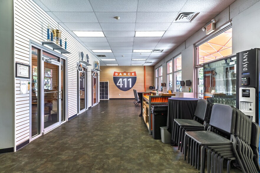 More Photos Of 475 Moreland Ave SE, Atlanta General Retail For Lease