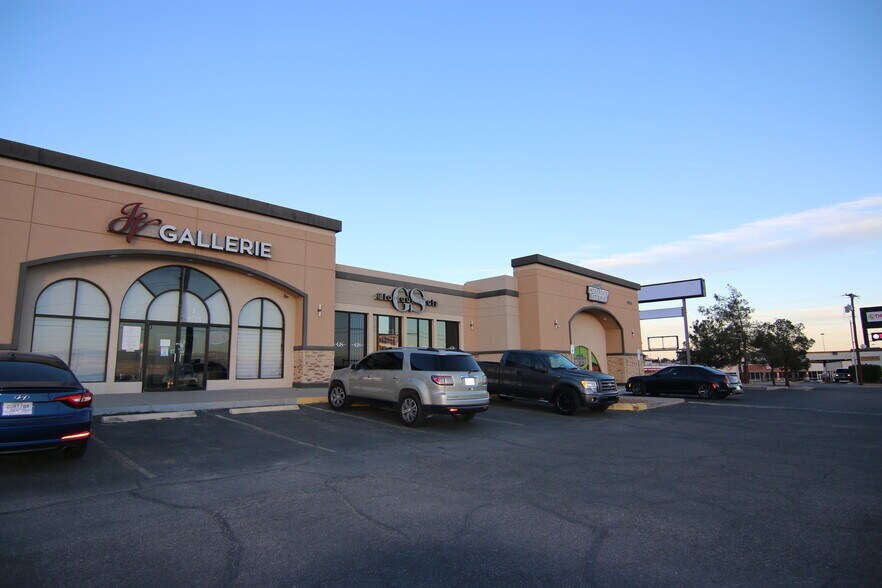 More Photos Of 9515 Gateway Blvd W, El Paso Unknown For Lease