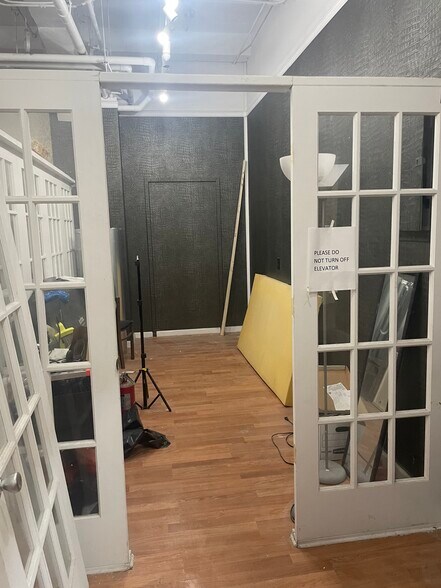 More Photos Of 344 W 38th St, New York Office For Lease