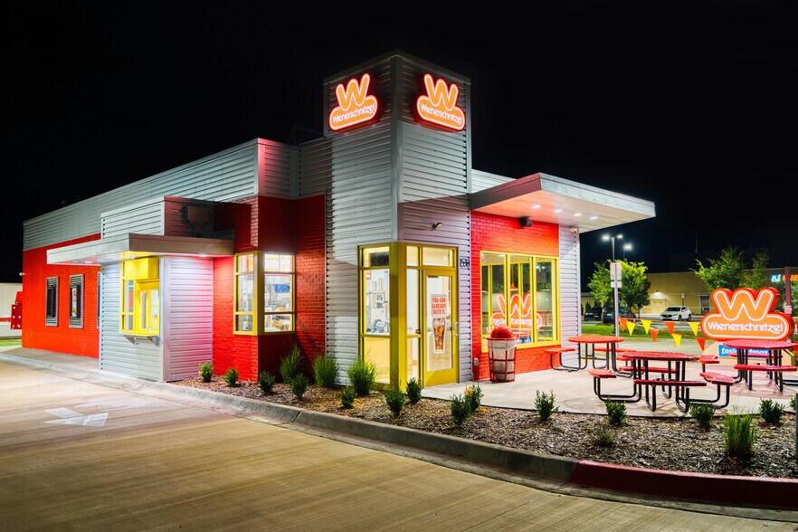 More Photos Of 1530 E Centerton Blvd, Bentonville General Retail For Sale