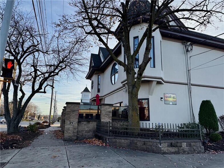 More Photos Of 311-313 N Geddes St, Syracuse Restaurant For Sale