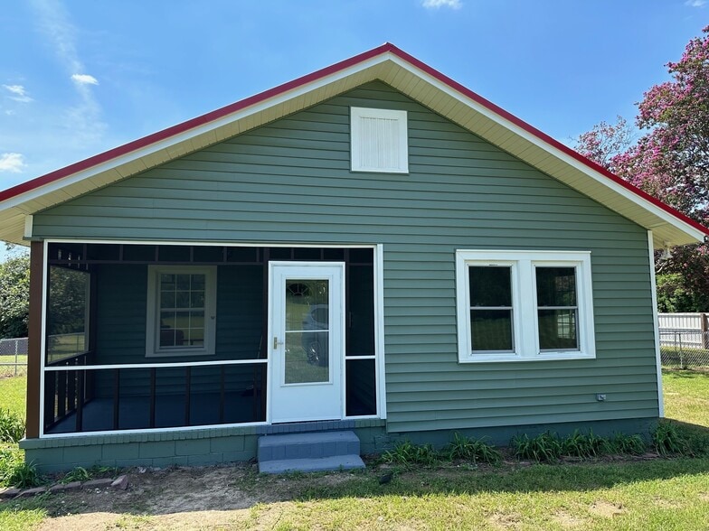 More Photos Of 2884 Pine Log Rd, Warrenville Office Residential For Lease