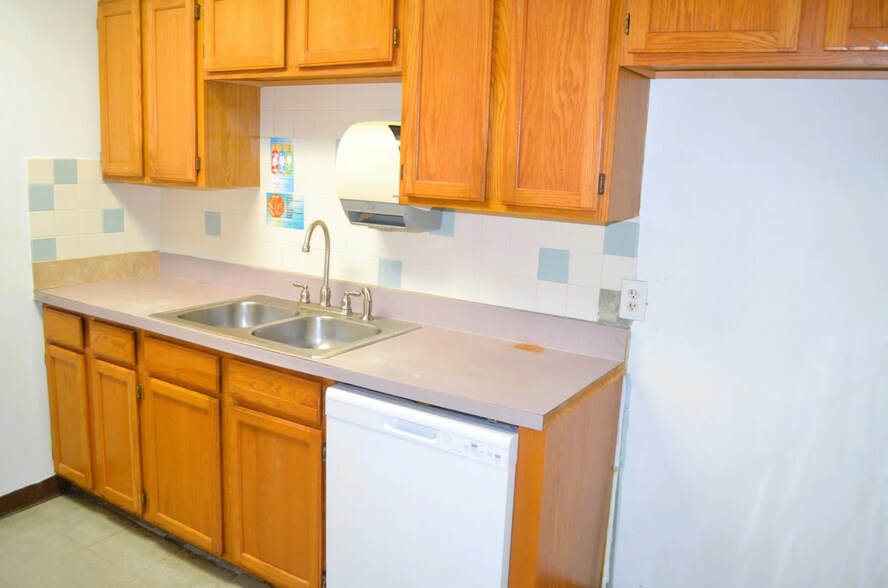 More Photos Of 1506 Hull St, Richmond Religious Facility For Lease