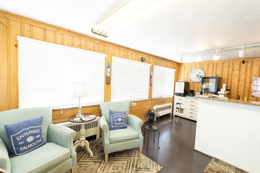 More Photos Of 382 Main St, Falmouth Hotel For Sale