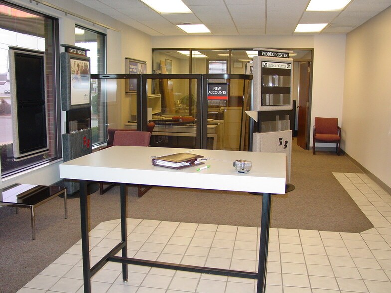 More Photos Of 1219 N Mitchell St, Cadillac Bank For Lease