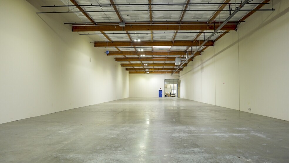 More Photos Of 19405 68th Dr NE, Arlington Manufacturing For Lease