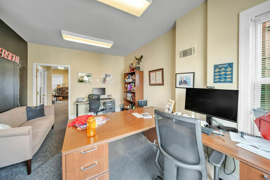 More Photos Of 319-321 D St NE, Washington Office For Lease