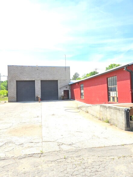 More Photos Of 121 Brooklyn Ave, Anderson Warehouse For Sale