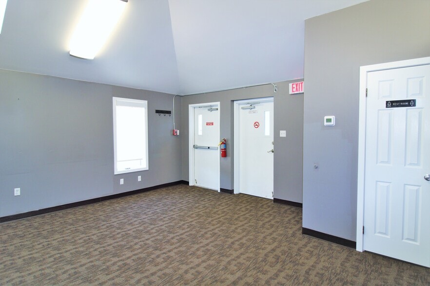 More Photos Of 538 Street Rd, Southampton Office For Lease