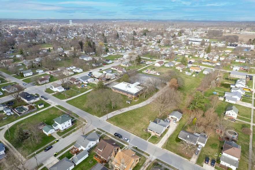 More Photos Of 1255 Engle St, Huntington Light Distribution For Sale