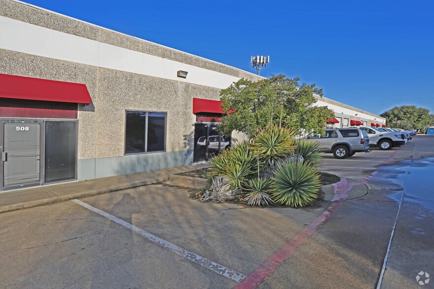 More Photos Of 1000 Post and Paddock Ln, Grand Prairie Unknown For Lease