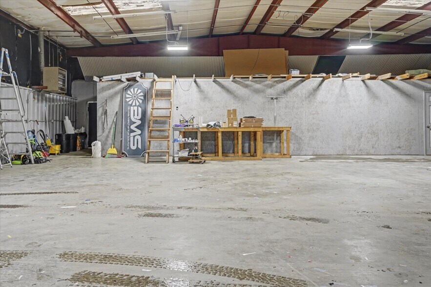 More Photos Of 603 W Rogers Blvd, Skiatook Freestanding For Sale