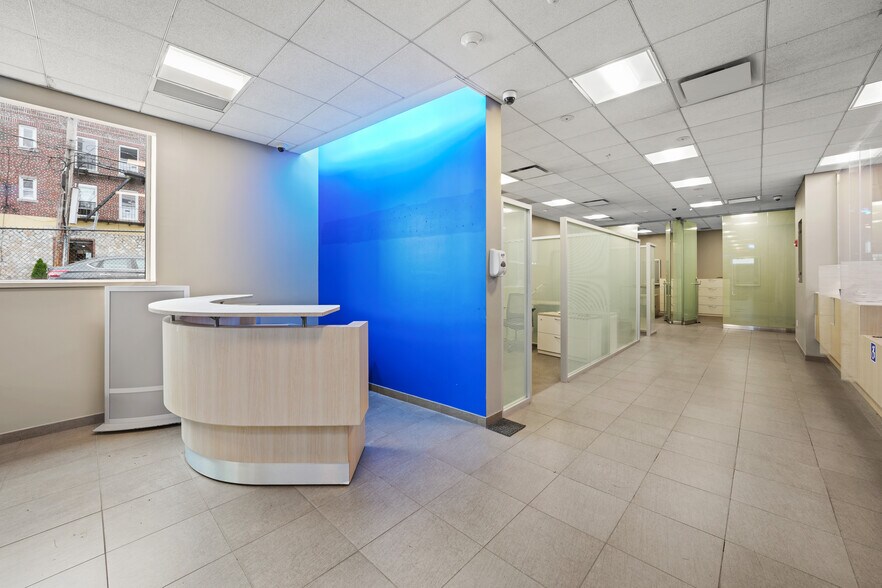 More Photos Of 7809 Metropolitan Ave, Middle Village Bank For Lease