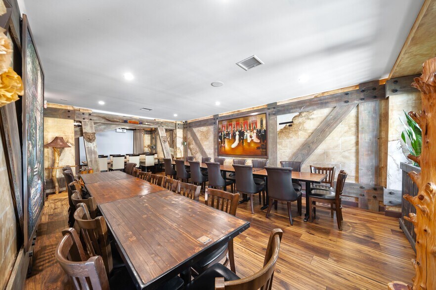 More Photos Of 228 S Oxford Ave, Los Angeles General Retail For Sale