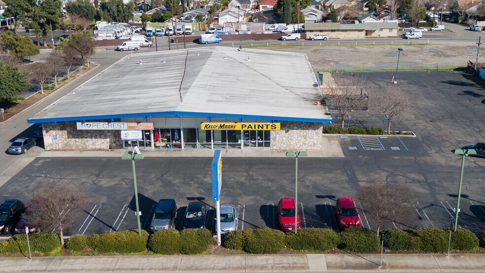 More Photos Of 210 S Main St, Manteca Freestanding For Lease