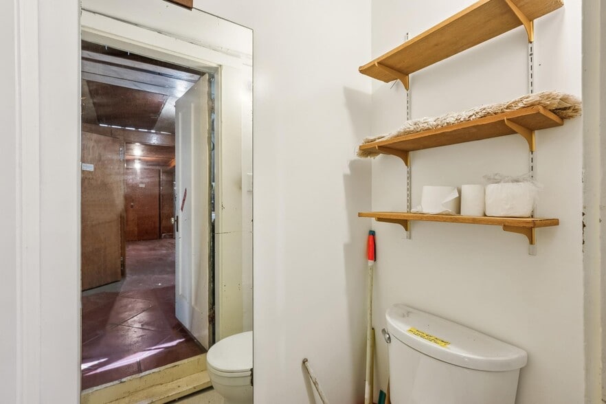 More Photos Of 700 10th Ave, San Francisco General Retail For Sale