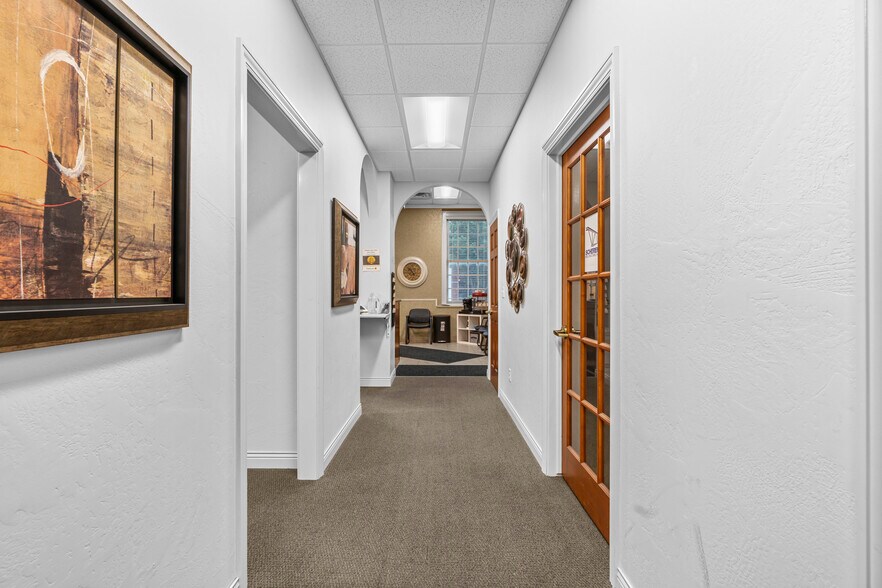 More Photos Of 416 George St, De Pere Office For Sale