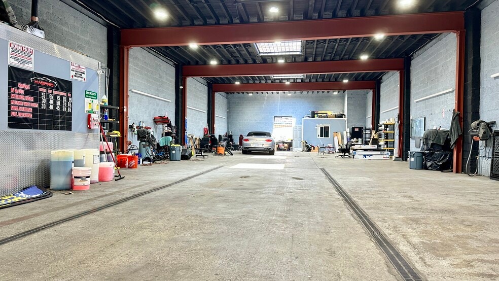 Primary Photo Of 690-692 3rd Ave, Brooklyn Industrial For Lease