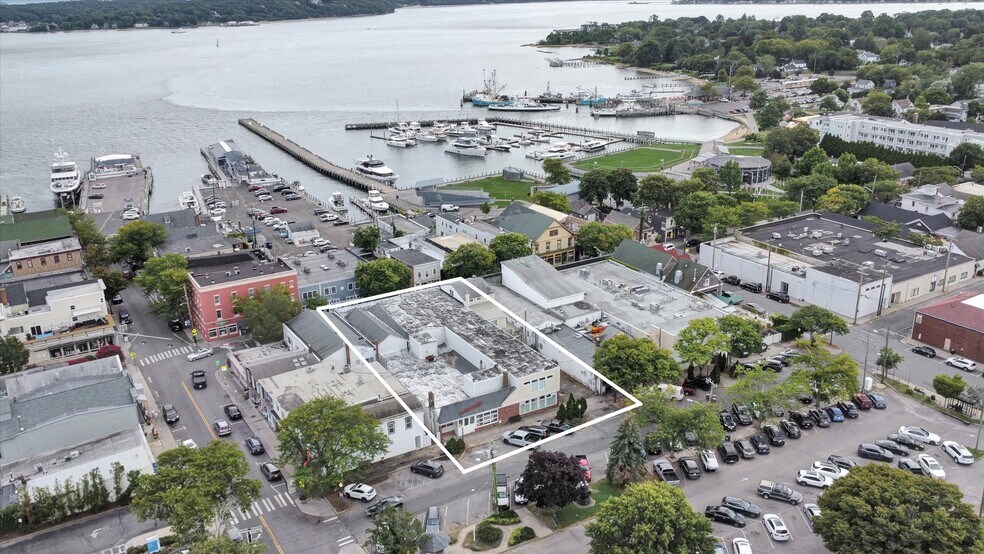 More Photos Of 14 Front St, Greenport Freestanding For Sale