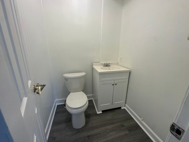 More Photos Of 4118 Clairmont Rd, Chamblee Medical For Sale