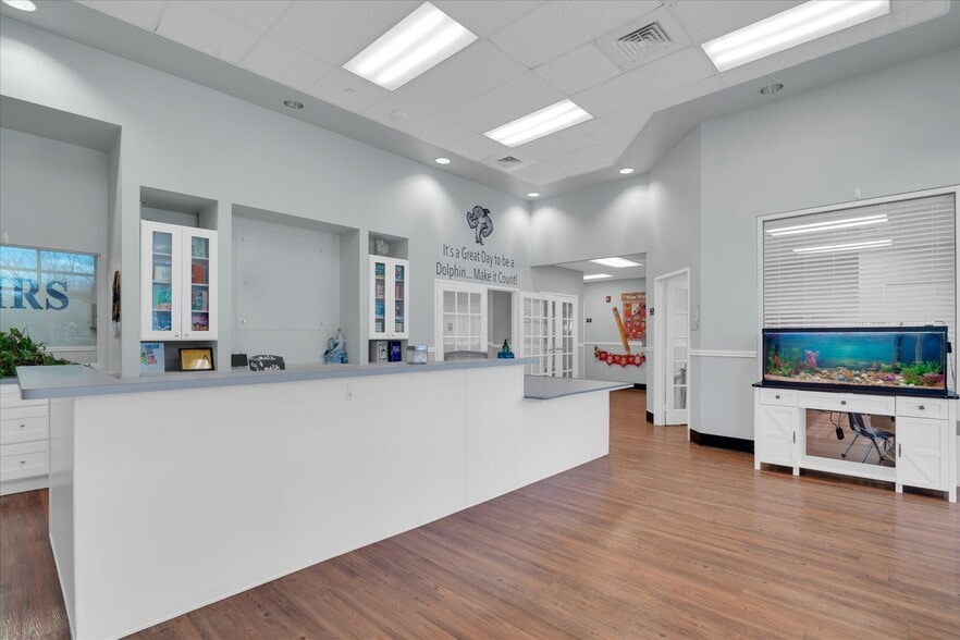 More Photos Of 20417 S University Blvd, Missouri City Schools For Lease